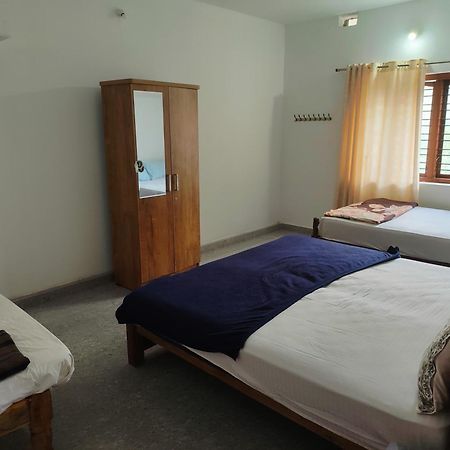 Shivalaya Homestay, Madikeri Siddāpur Екстериор снимка