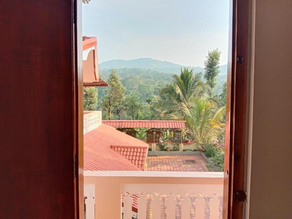 Shivalaya Homestay, Madikeri Siddāpur Екстериор снимка